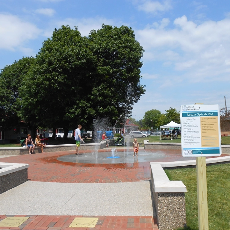 Rotary Splash Pad